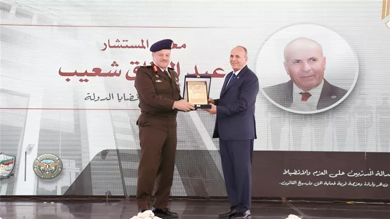 المستشار عبد الرزاق شعيب يستقبل الأعضاء الجدد الملحقين بـ الأكاديمية العسكرية