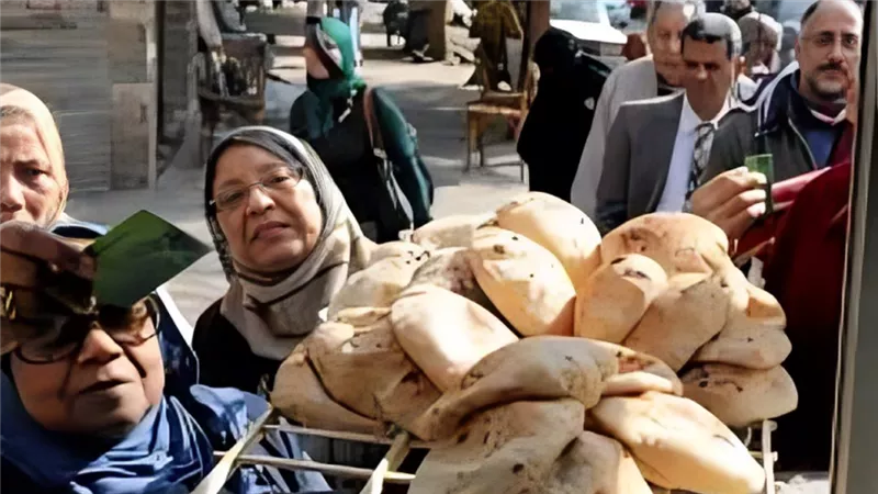 تقليص حصص المواطنين من الخبز المدعم.. حقيقة أم شائعة ؟ 