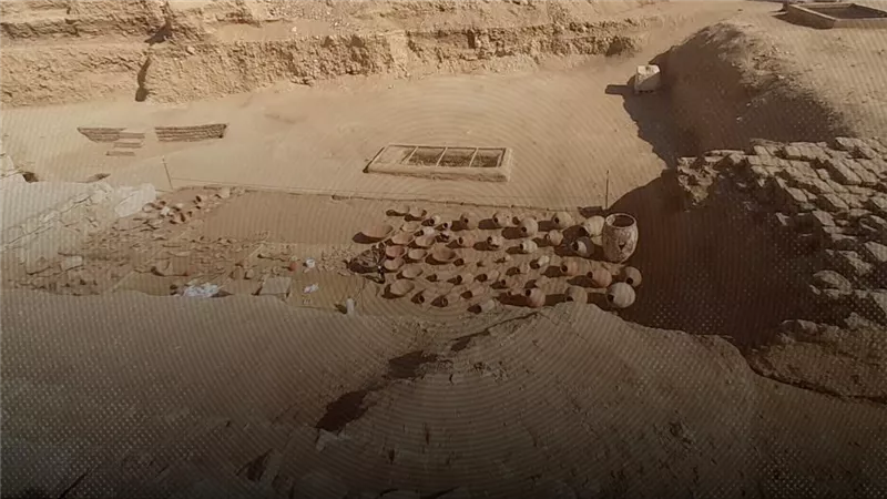 «حواس» يعلن عن أول كشف أثري في عام 2025 بالبر الغربي بالأقصر