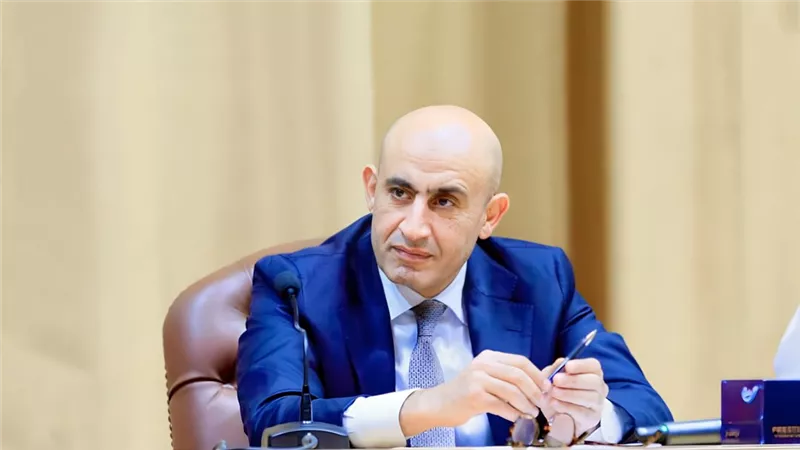 محمد عبداللطيف وزير بدون خلفية سياسية ومدارس نرمين إسماعيل أثارت أزمة اكثر من الدكتوراه 