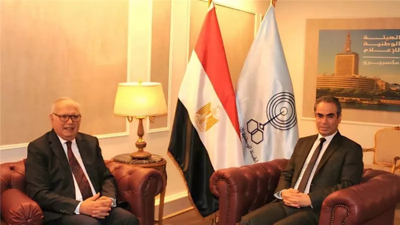السفير محمد العرابي وضيوفه يتحدثون عن الدبلوماسية والقوة الناعمة 