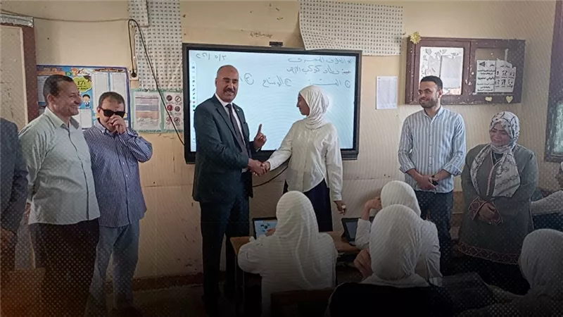 عيش وكيس فول.. بلاغات ضد وكيل تعليم بني سويف في واقعة التنمر على طالبة 