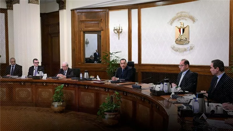 آليات تسوية مديونيتها.. رئيس الوزراء يناقش خطة تطوير الهيئة الوطنية للإعلام