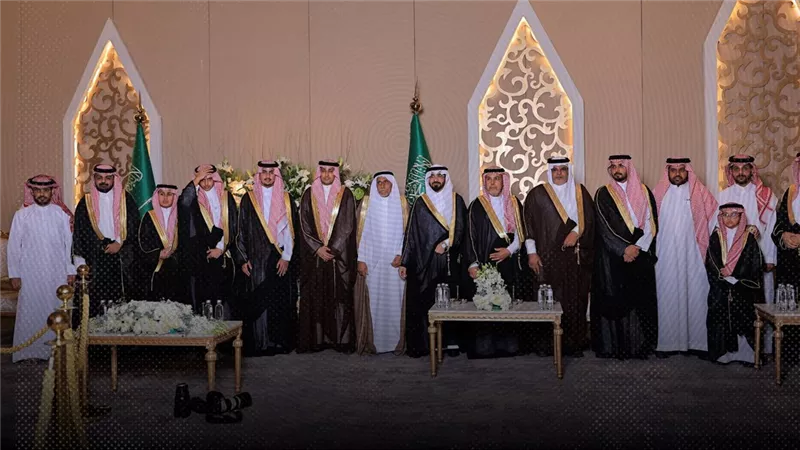 وسط أجواء من الفرح والسرور.. عمر بن فيصل بن الحربي يحتفل بزفافه