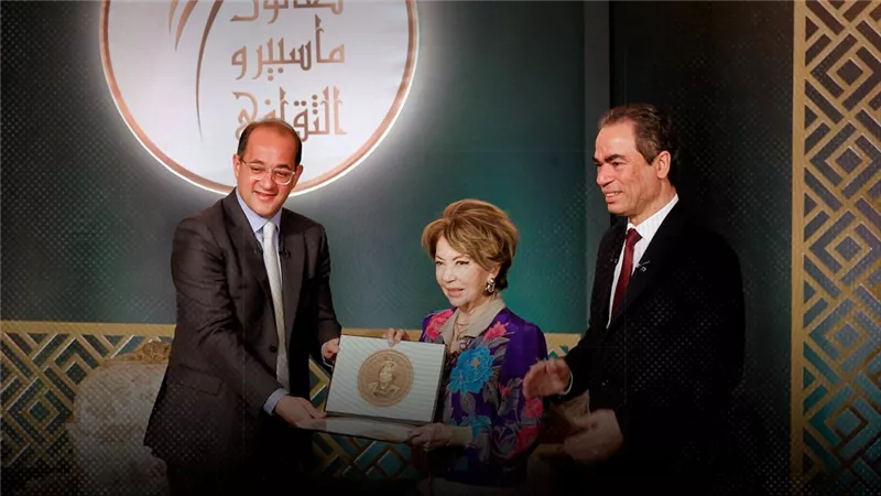 منح وسام ماسبيرو لحمدية حمدي وفريدة الزمر وسهير شلبي وسوزان حسن وعبد الرحيم كمال
