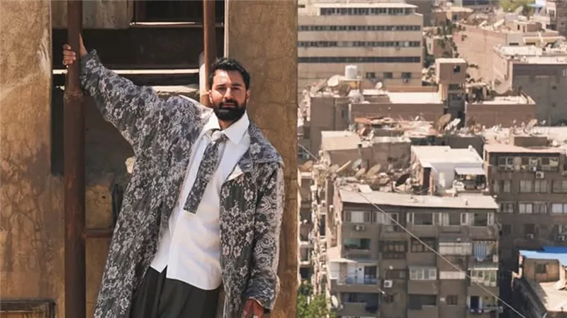 على أنغام 