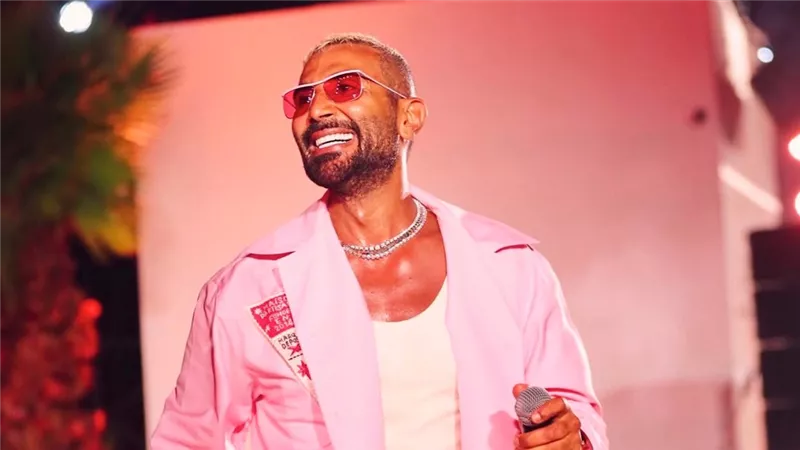 أحمد سعد يشعل الحماس من بيروت ويكشف مفاجأة خاصة للجمهور اللبناني
