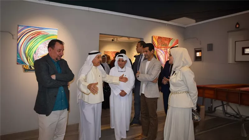 السفير القطري بالقاهرة يفتتح معرض «جذور معاصرة» للفنان الكويتي عبد الرسول سلمان