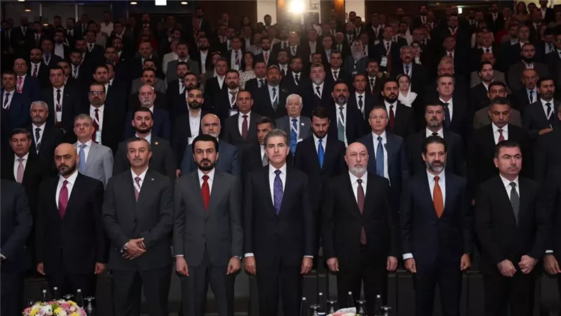نيجيرفان بارزاني: تطبيق الدستور مفتاح حل أزمات العراق وتعزيز الاستثمار والاستقرار